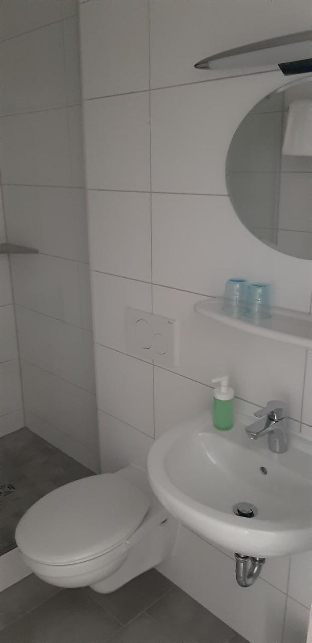 Arkadia Hotel Burgwedel  Bagian luar foto