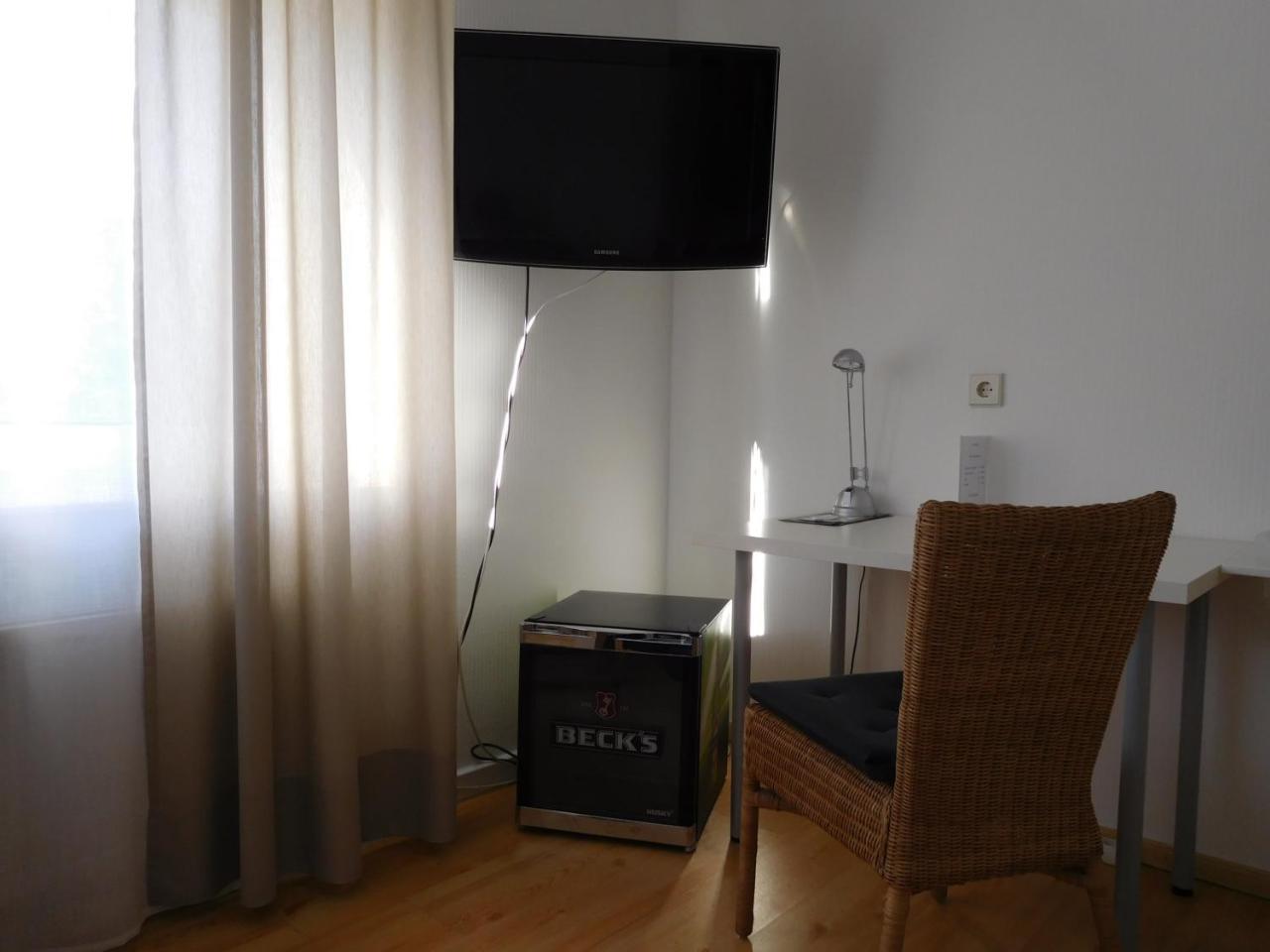 Arkadia Hotel Burgwedel  Bagian luar foto