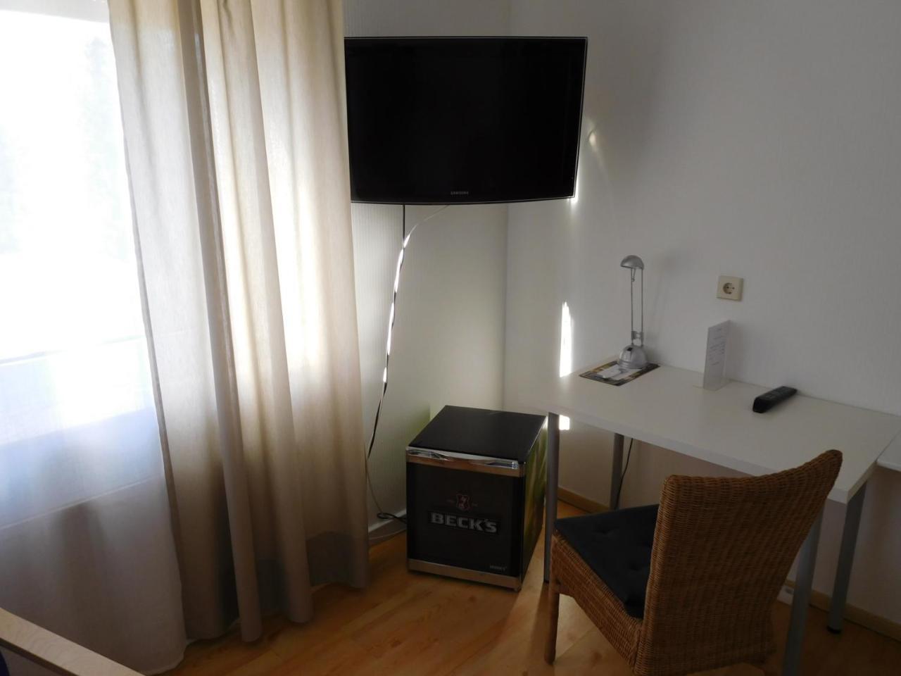 Arkadia Hotel Burgwedel  Bagian luar foto